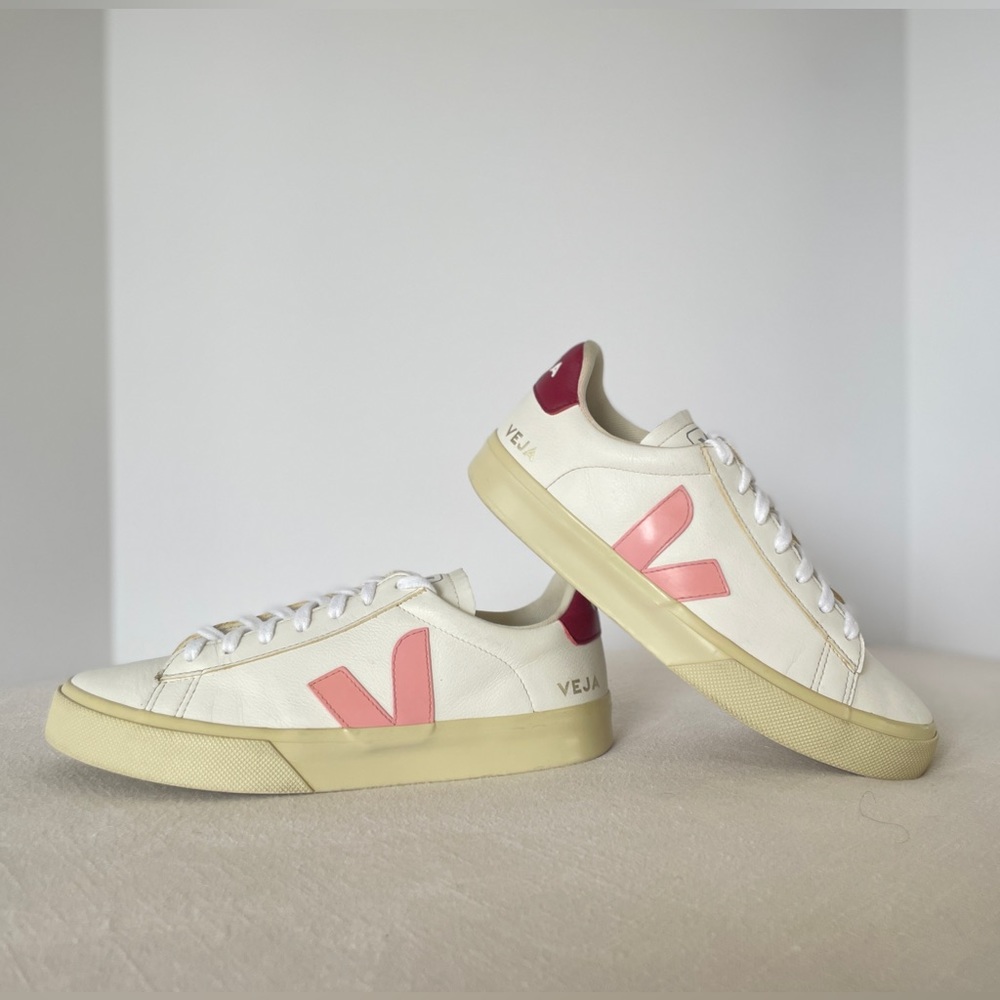 Women's ChromeFree Leather Campo Sneakers size 9.5 pink red